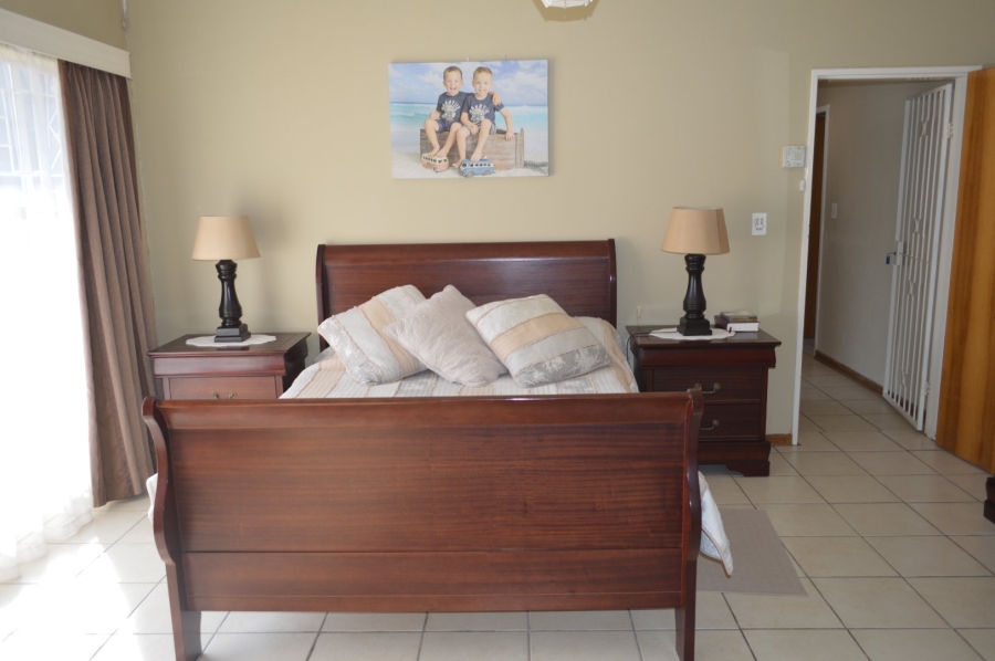 6 Bedroom Property for Sale in Flamwood North West